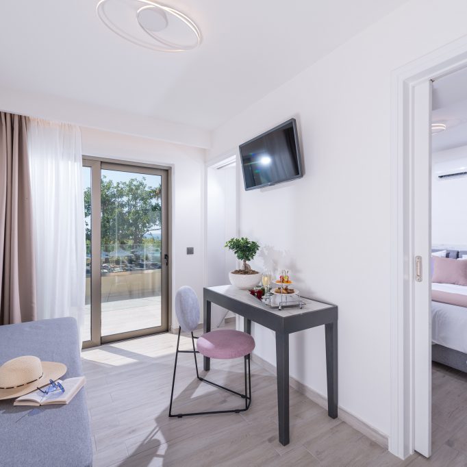 4951 Suite